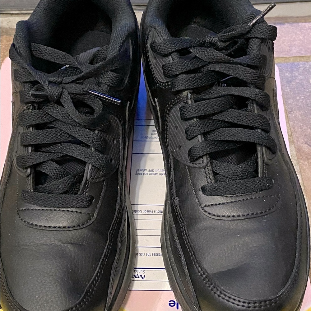 Nike Air Black 7Y with original Nike box- wore 4 times
